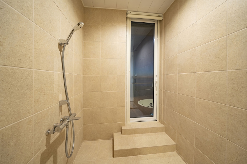 Hakusha [Suite Ocean View Villa, No Pets Allowed, 8 beds] Non Smoking - Photo 5