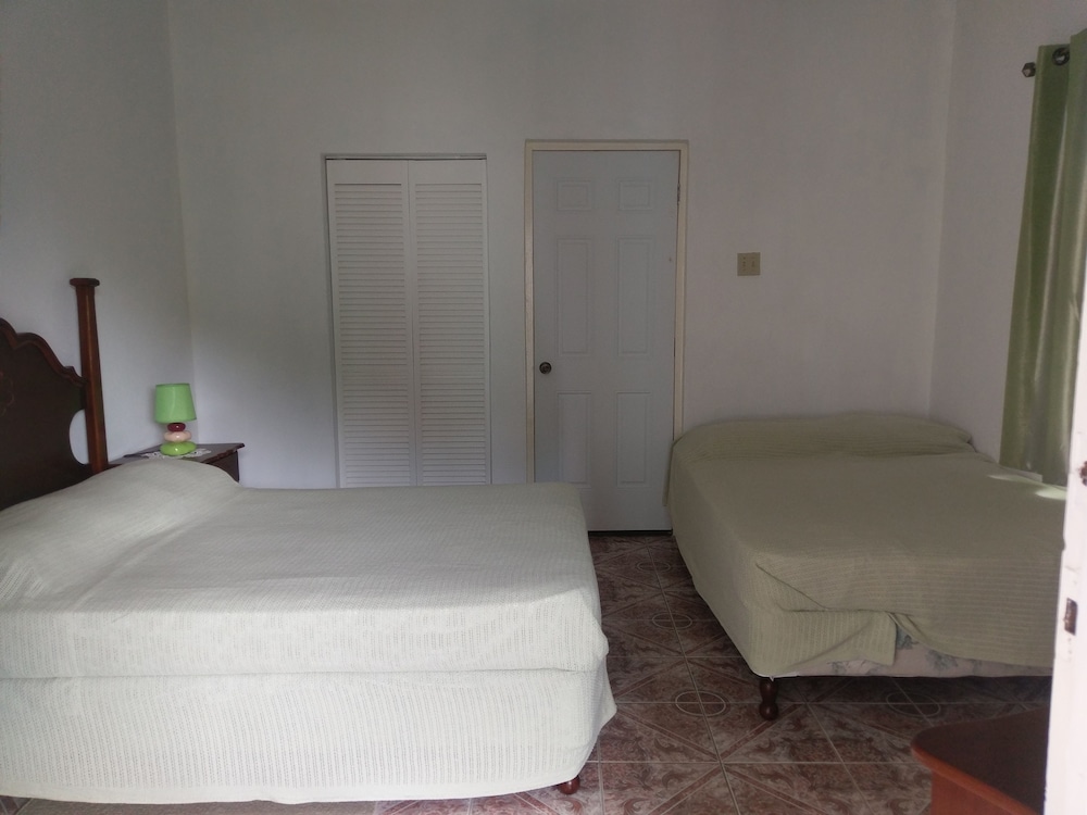Quadruple Room, 2 Double Beds, Garden View photo 2