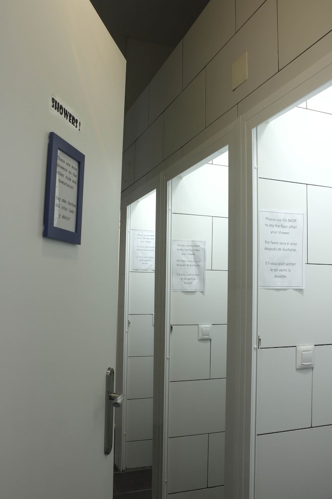 Standard Shared Dormitory, Shared Bathroom photo 3