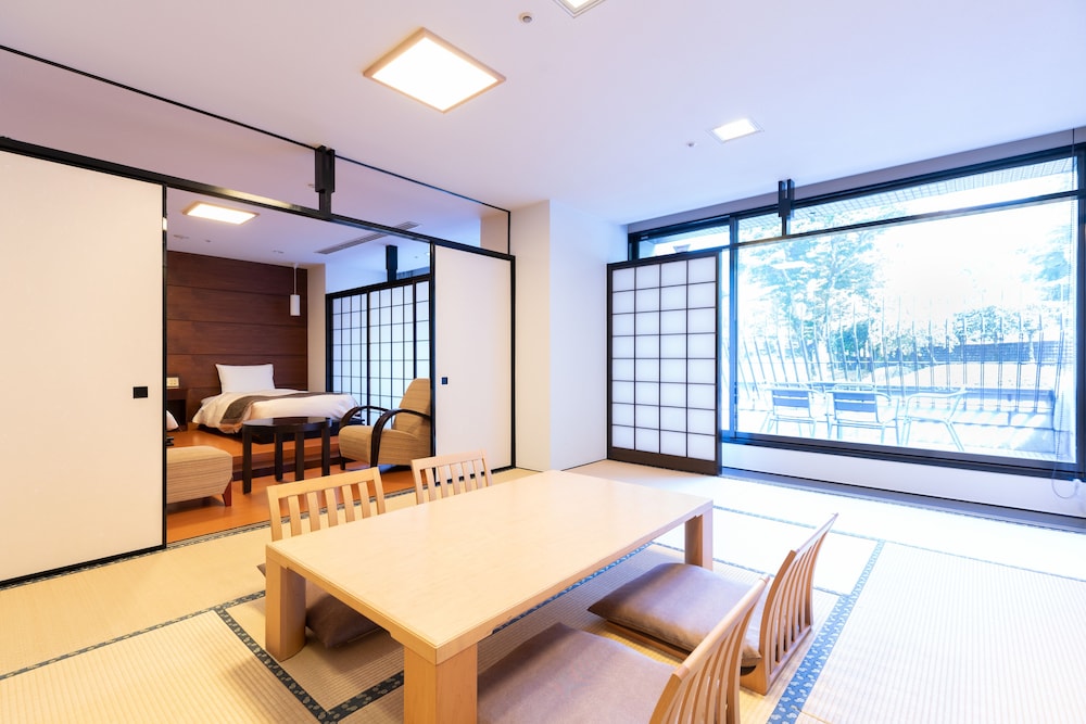 [Non-Smoking] Japanese Western Style Family Room - Photo 1