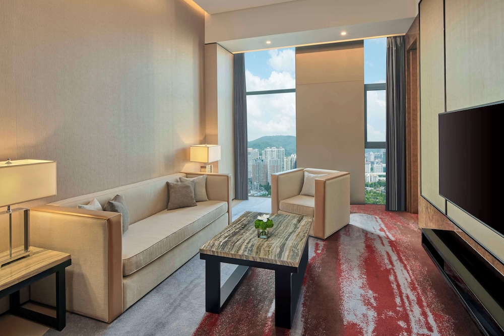 Executive Suite - Photo 1