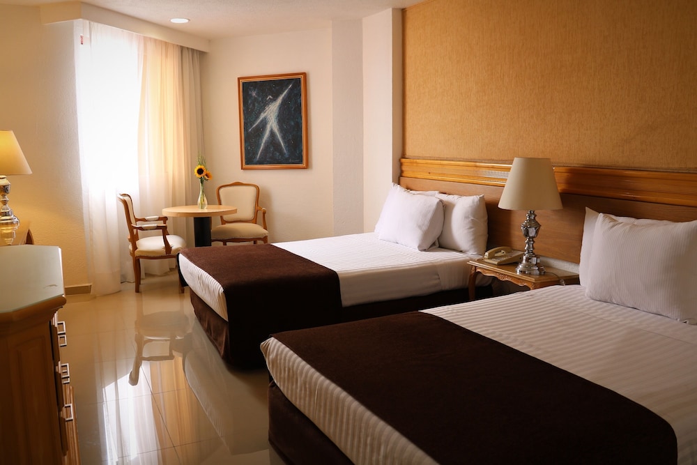 Standard Room, 2 Double Beds - Photo 2