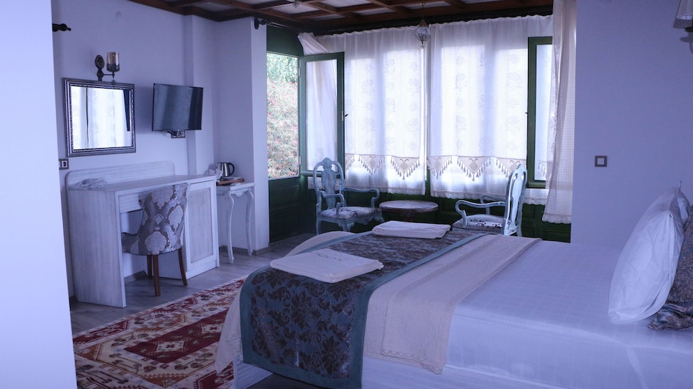 Deluxe Double Room photo 2