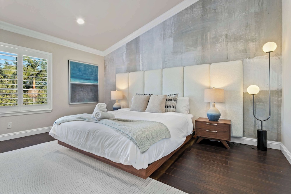 House, Multiple Beds, Pool Access, Pool View (2312 Rowland Heights) photo 1