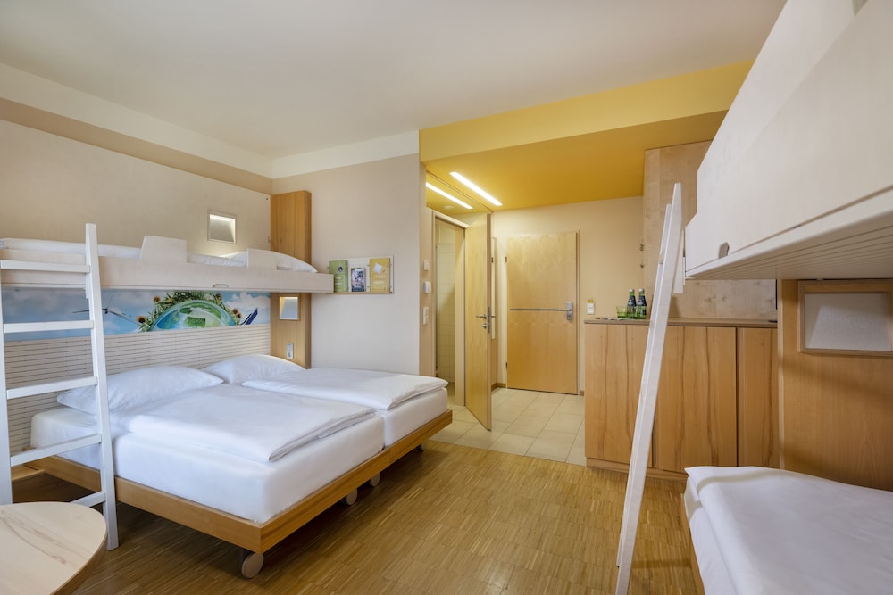 Room photo 2