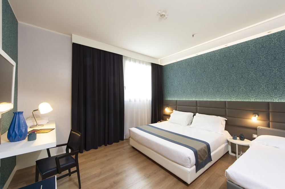 Family Triple Room - Photo 7