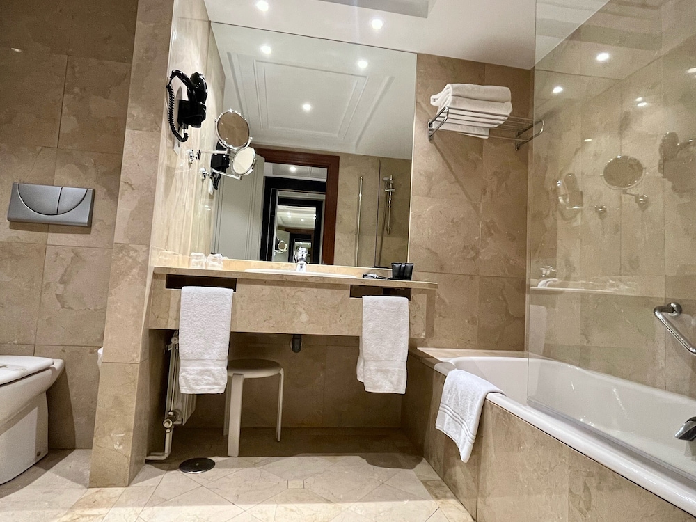 Double Room, Sea View (2 Adults + 1 Child) - Photo 15