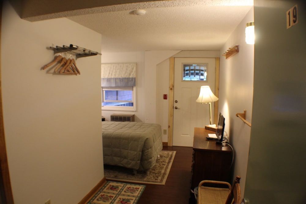 Twin Room, 1 Twin Bed (Pet Friendly *Please Notify Property Beforehand)
