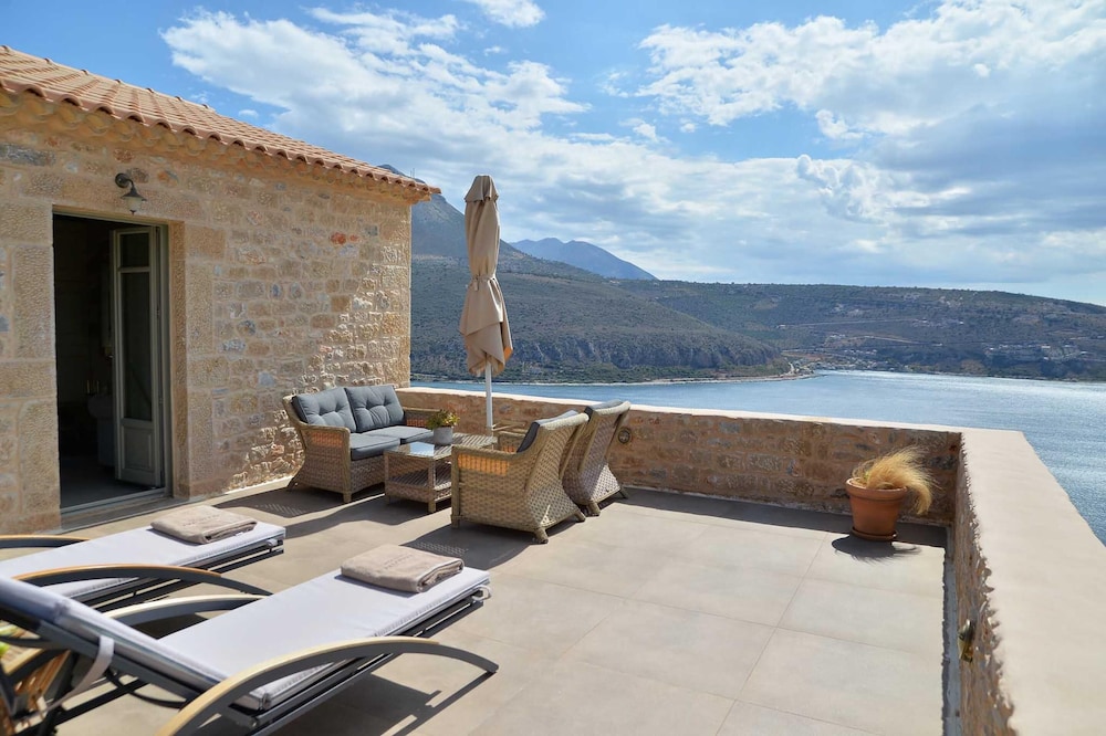 Deluxe Suite, Sea View - Photo 36