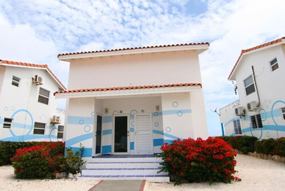 1 Bedroom Partial Ocean View Apartment photo 3