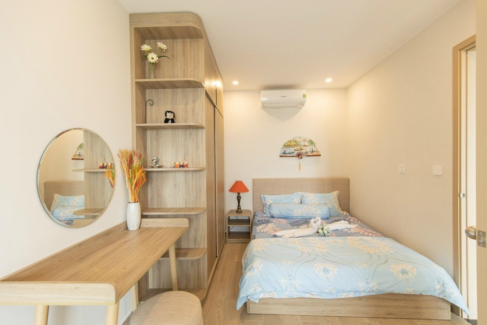 Luxury Apartment, Beach View