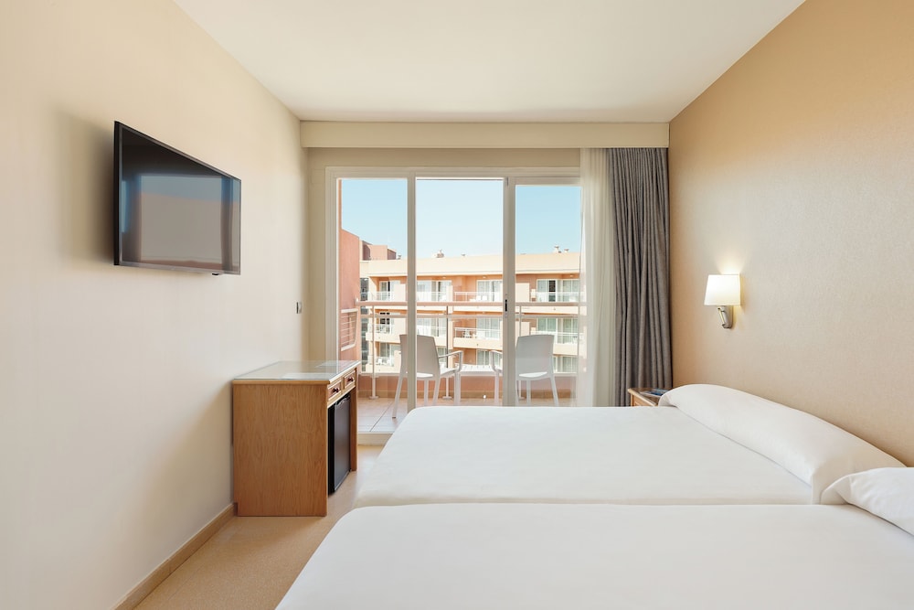 Double Room (1 adult) photo 3