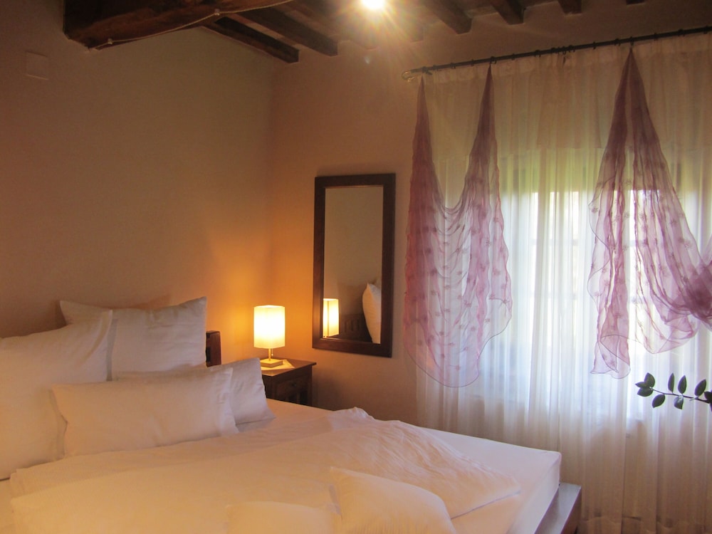 Luxury Suite photo 2