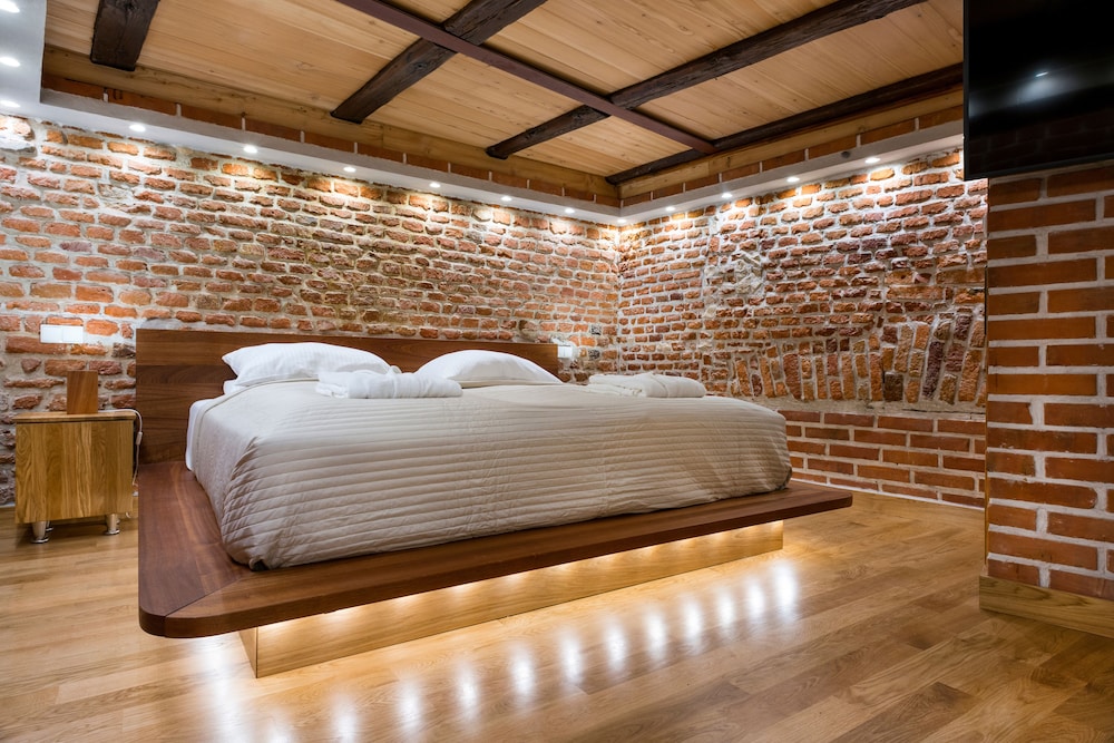 Suite, 1 King Bed, Jetted Tub photo 1