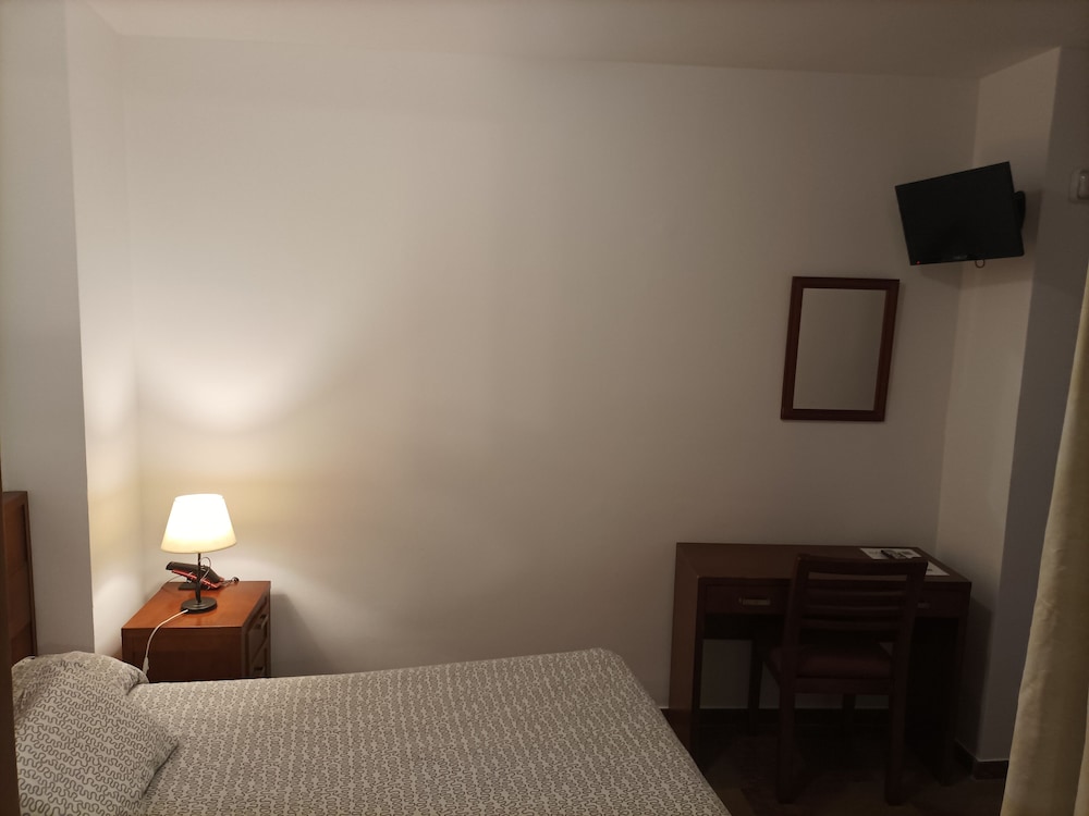 Standard Double or Twin Room, Courtyard View - Photo 2