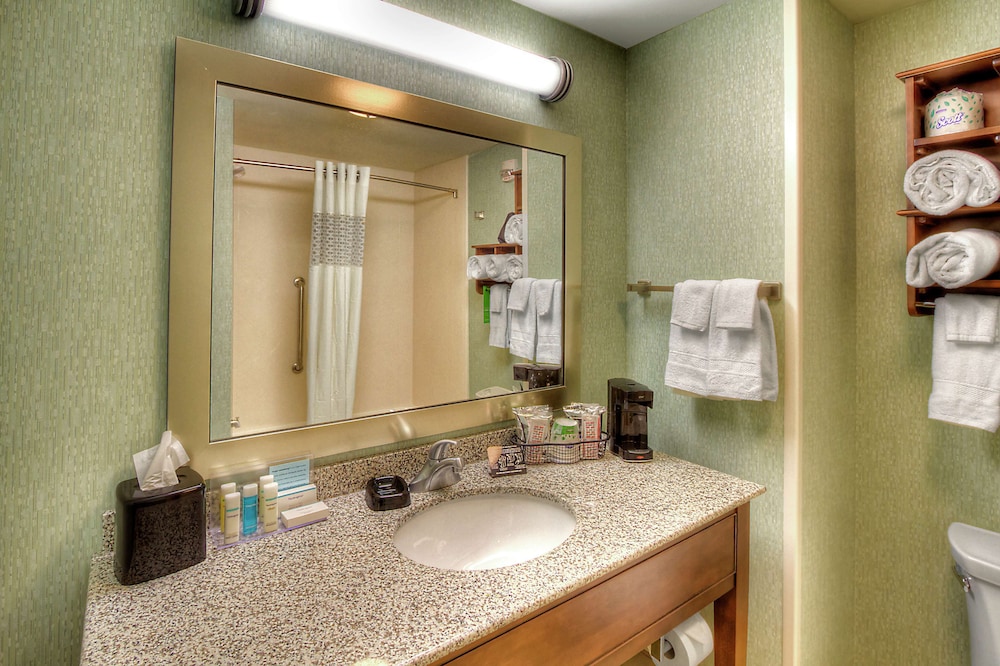 Room, 2 Queen Beds, Refrigerator & Microwave, photo 6