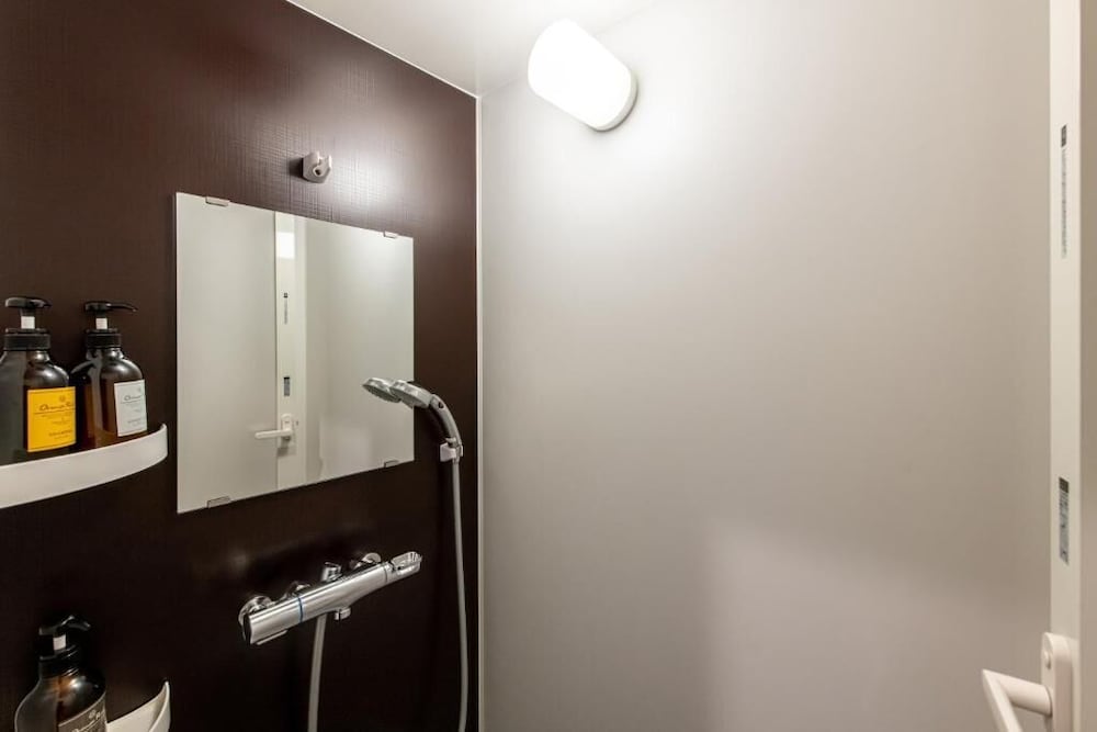 Economy Twin Room photo 3