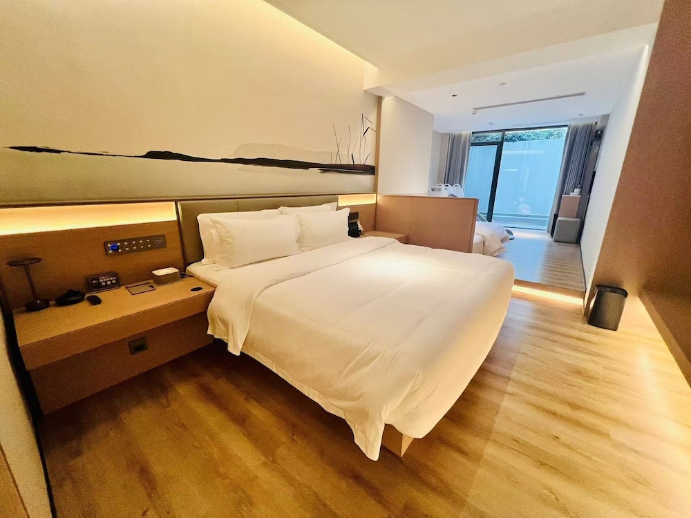 Comfort Suite, Garden View