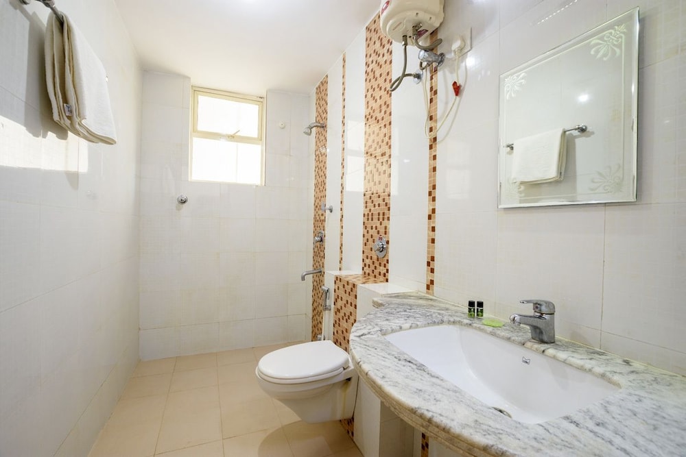 Deluxe Double Room, 1 King Bed, Garden Area photo 3