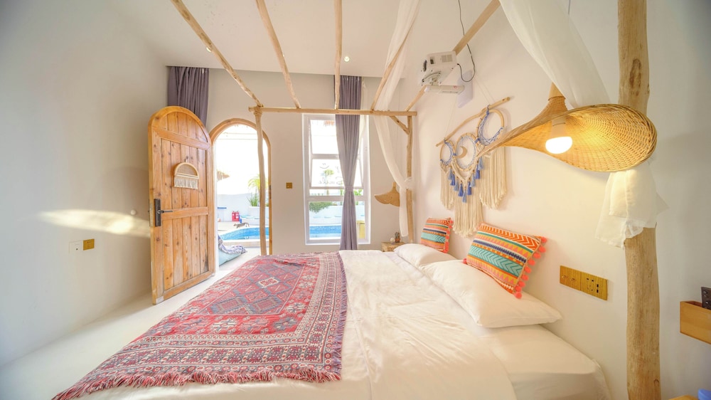 Classic Double Room, Pool View