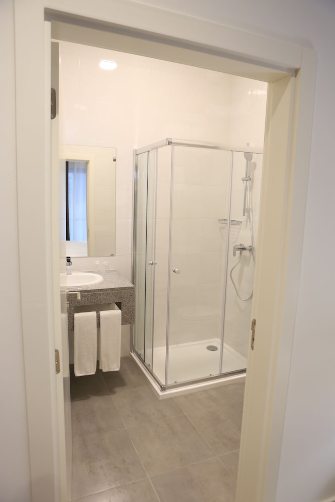 Double or Twin Room, Kitchenette, Balcony - Photo 8