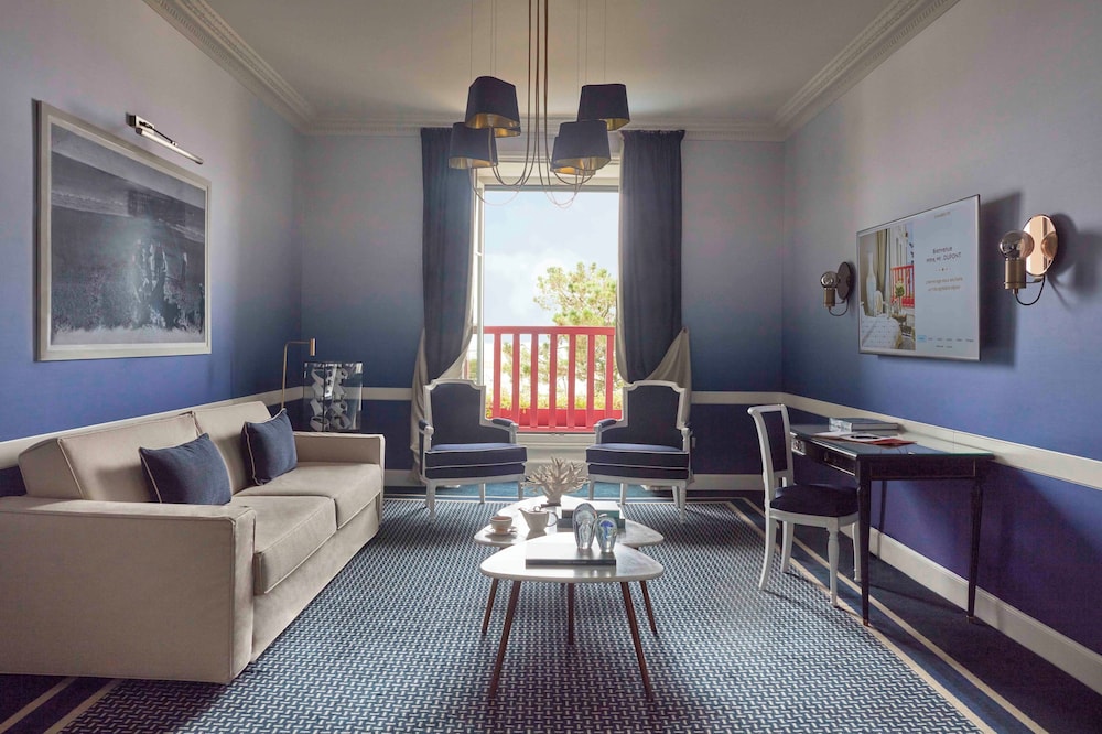 Suite, 1 Double Bed, Sea View photo 3