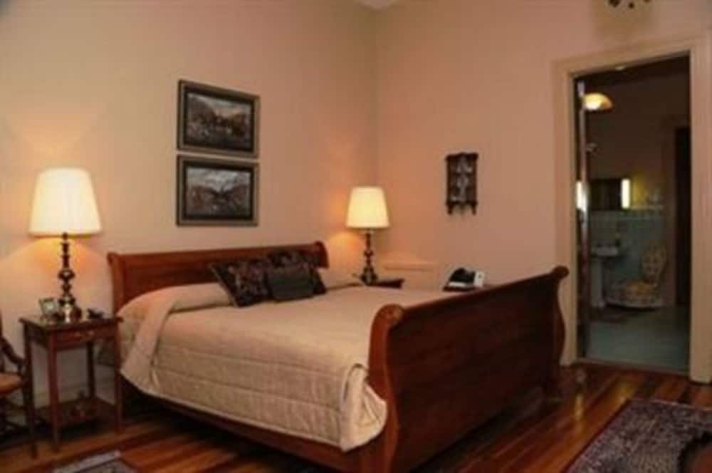 Hunter Room