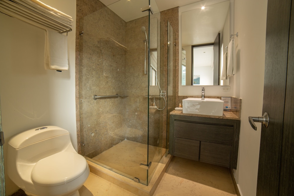 Suite, 2 Twin Beds photo 2