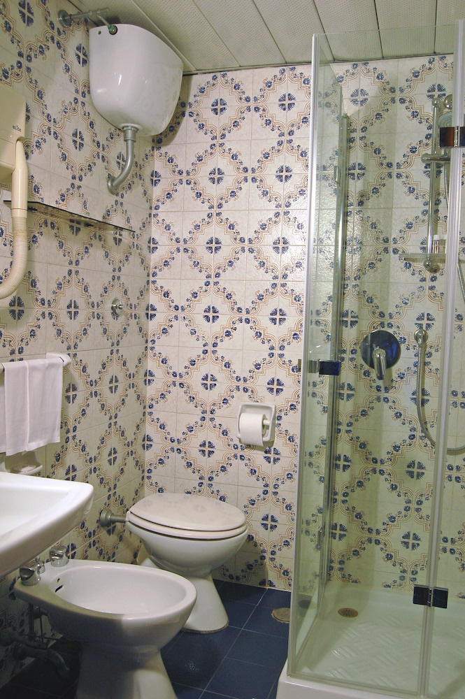Superior Double or Twin Room, Terrace, Sea View - Photo 28