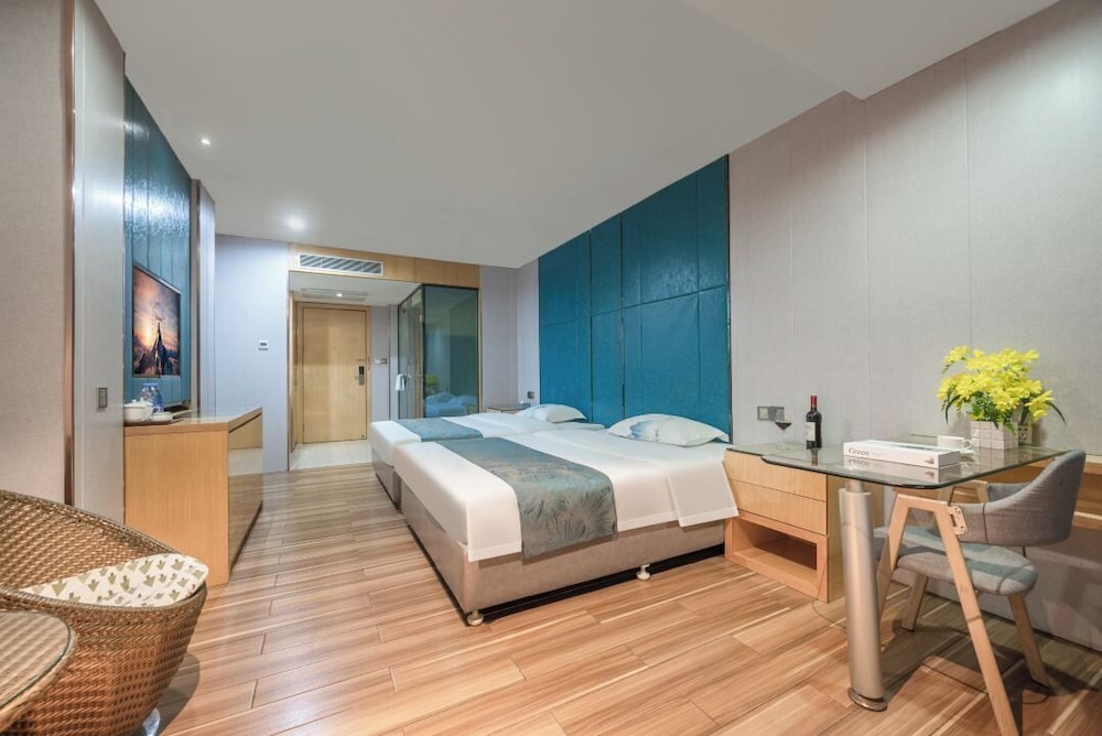 Basic Twin Room, City View photo 2