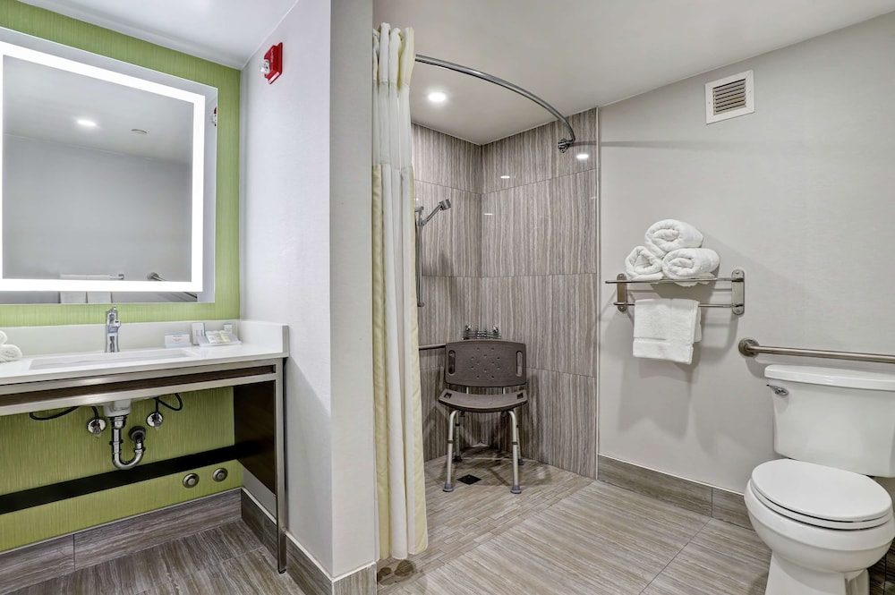 Room, 1 King Bed, Accessible