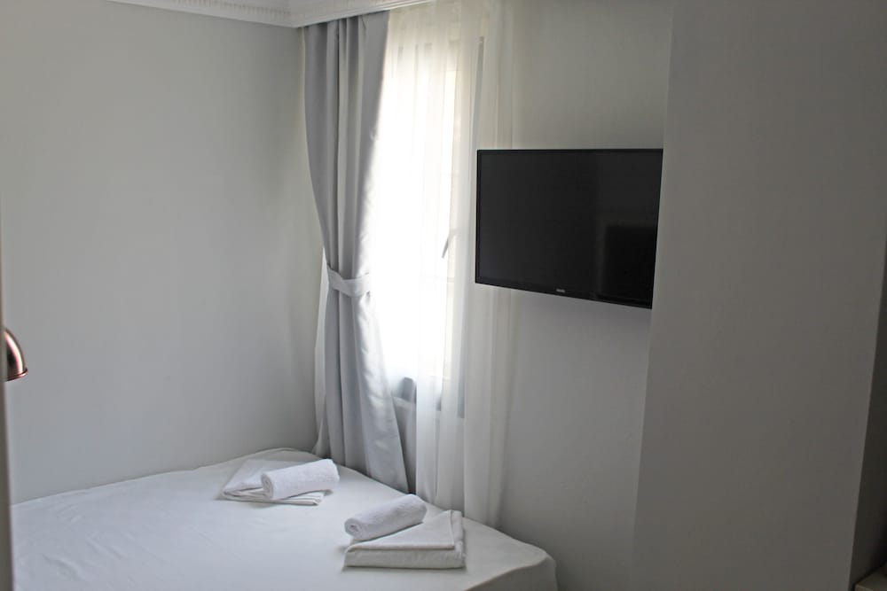 Budget Double Room — the supplier's photographs — photo 5