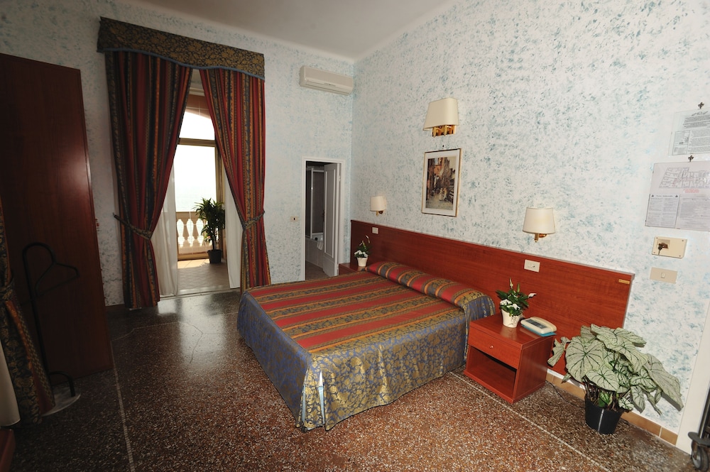 Superior Double Room, Sea View photo 3