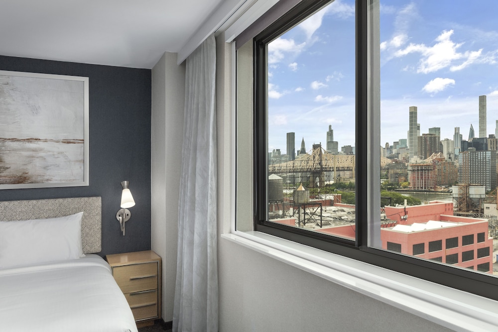 Studio, 1 King Bed with Sofa bed, City View (Mobility/Hearing Access, Roll-In Shwr) - Photo 5