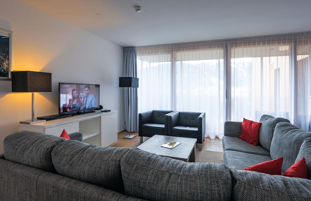 Apartment, 3 Bedrooms, 2 Bathrooms (BV2.4 / Excl. 215 EUR cleaning fee) photo 3