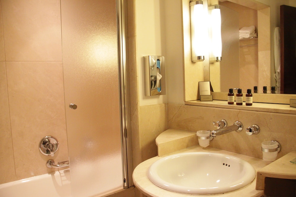 Deluxe Double Room, 1 Double Bed - Photo 13