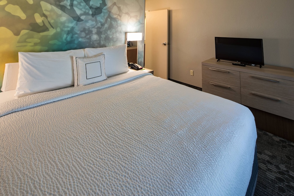 Room, 1 King Bed with Sofa bed (Mobility Accessible, Tub) - Photo 3