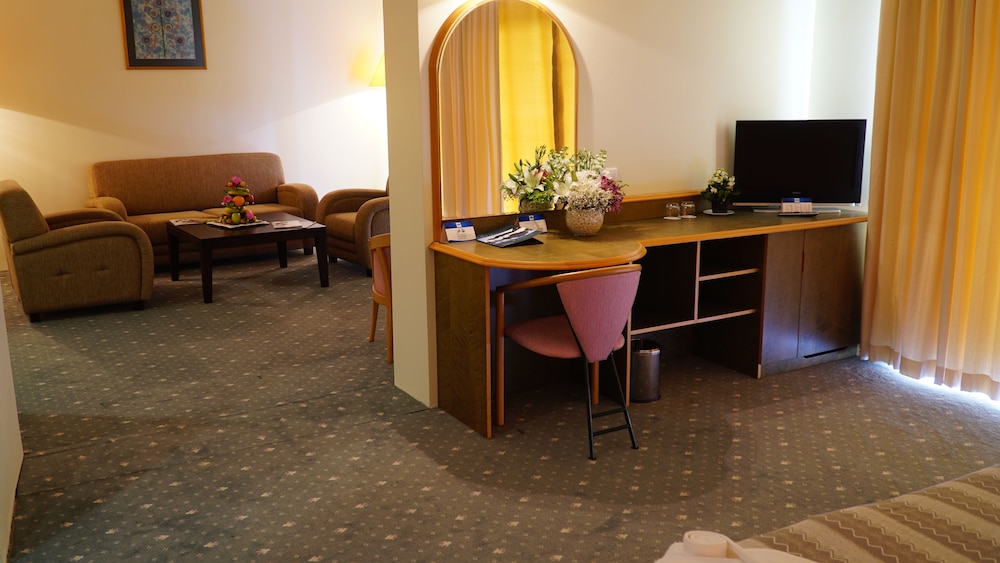 Grand Room, Garden View photo 1