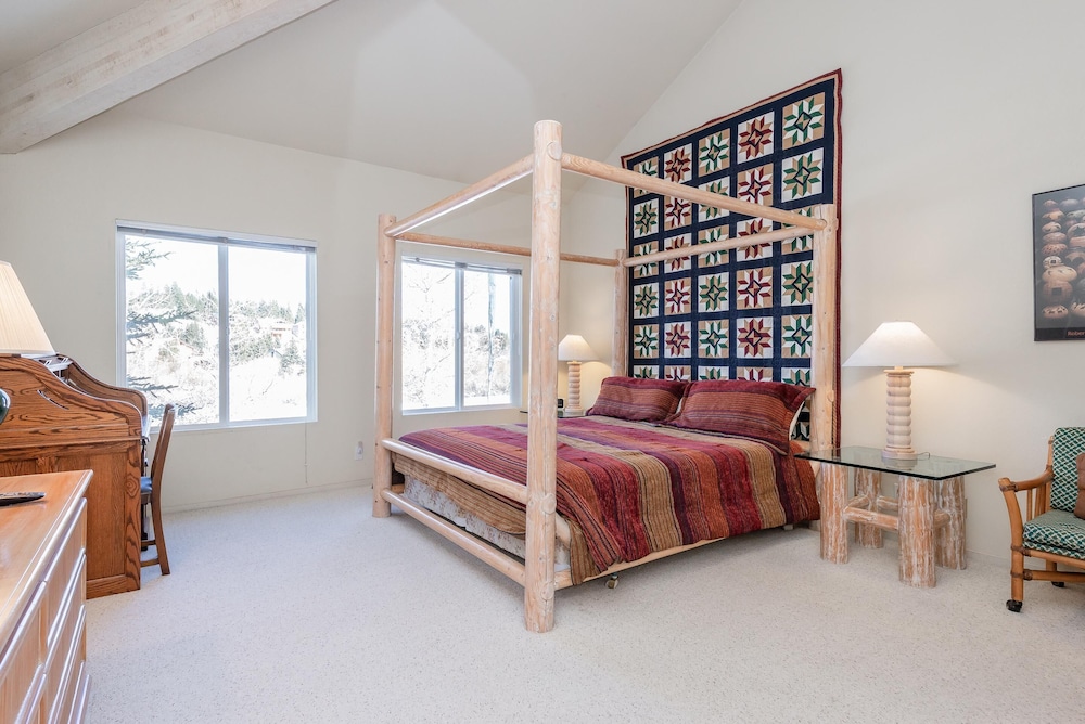 Condo, 3 Bedrooms (Snowcreek #510 Phase IV)