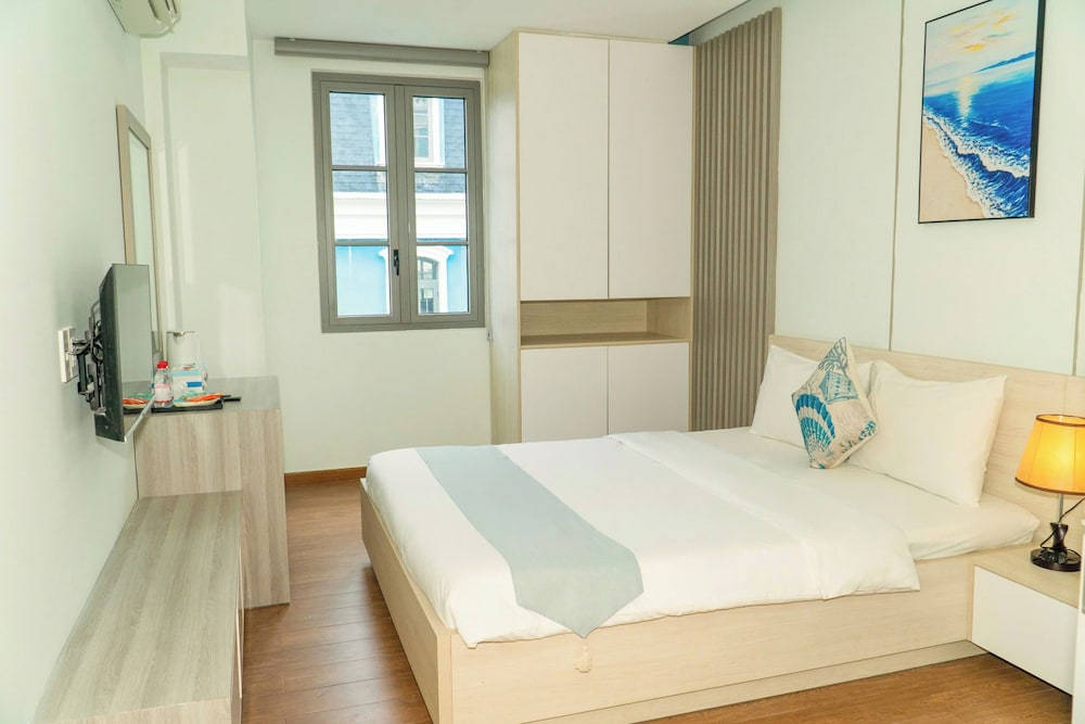 Deluxe Double Room, City View