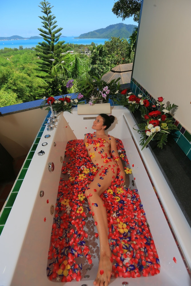 Royal Jacuzzi Villa Balcony photo 2