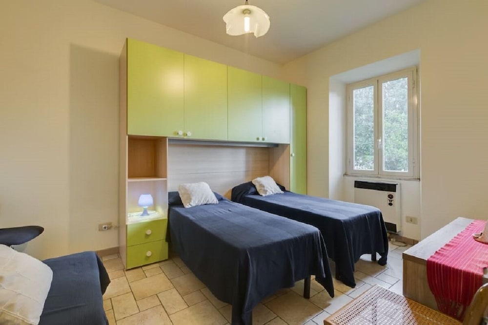 Apartment, 3 Bedrooms, Smoking, Balcony