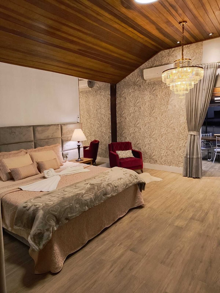Deluxe Chalet, Balcony, Lake View photo 3