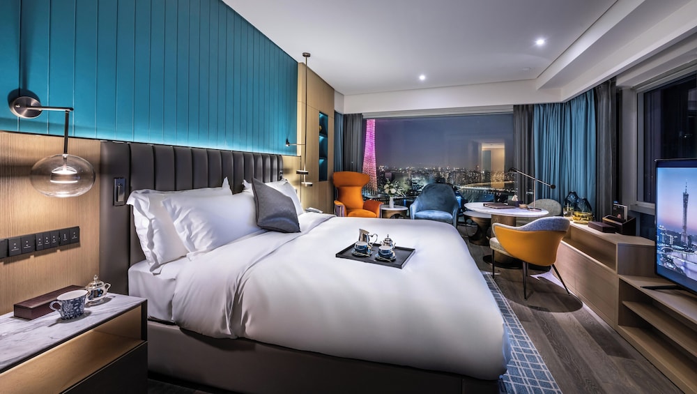 Stylish Canton Tower River View King Room