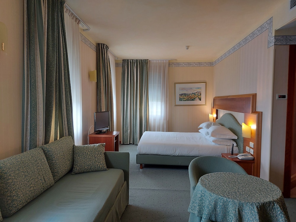 Family Suite - Photo 6
