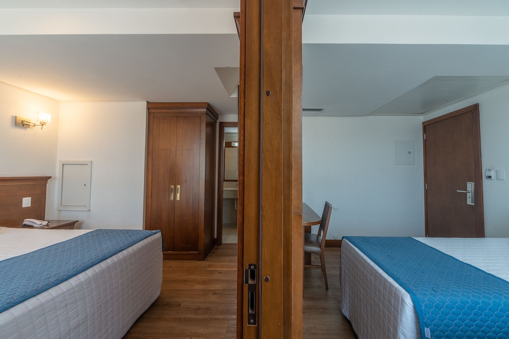 Traditional Suite, Jetted Tub