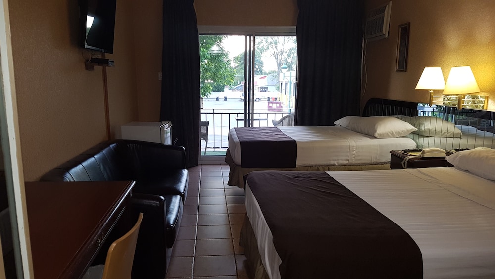 Room, 2 Double Beds photo 1