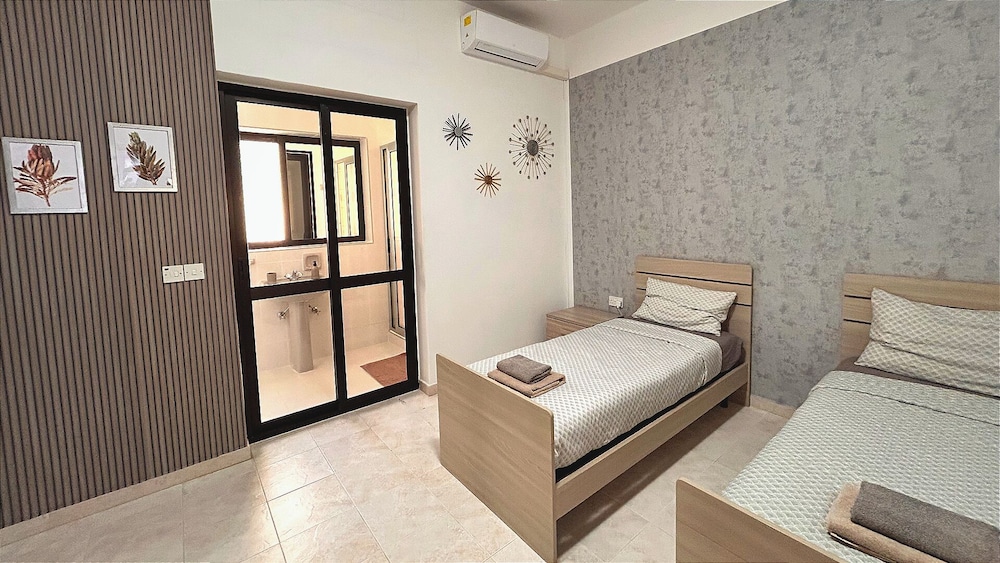 Economy Apartment, Balcony, Valley View