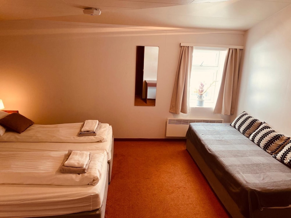 Triple Room, 3 Twin Beds, Private Bathroom photo 1