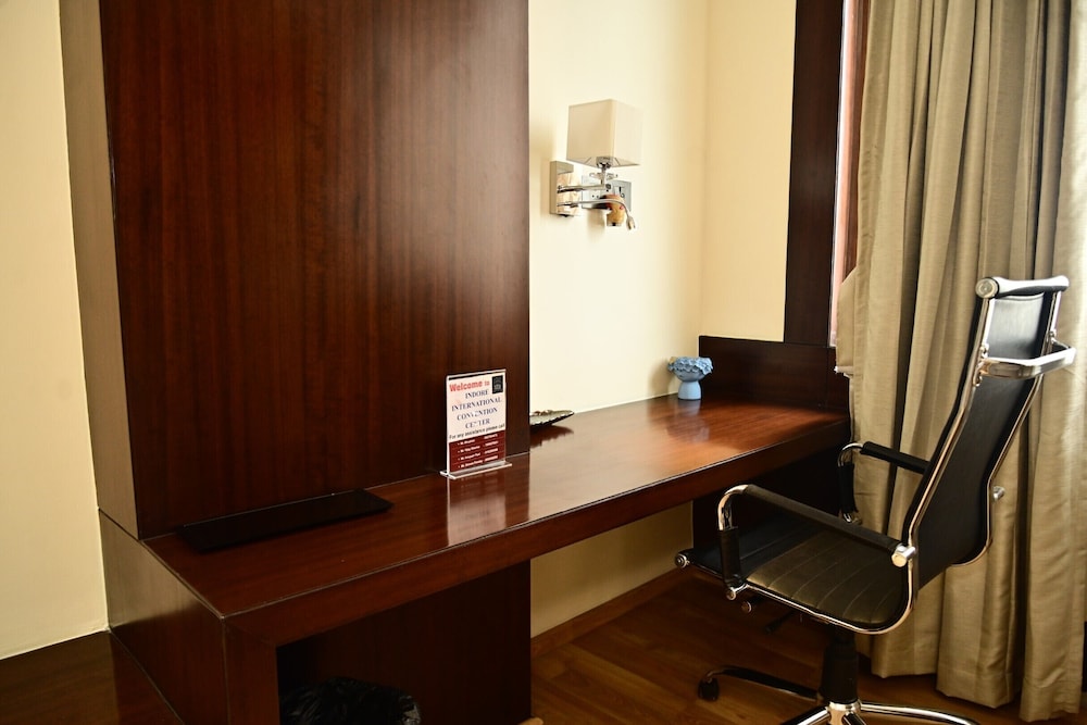 Deluxe Room, City View photo 3